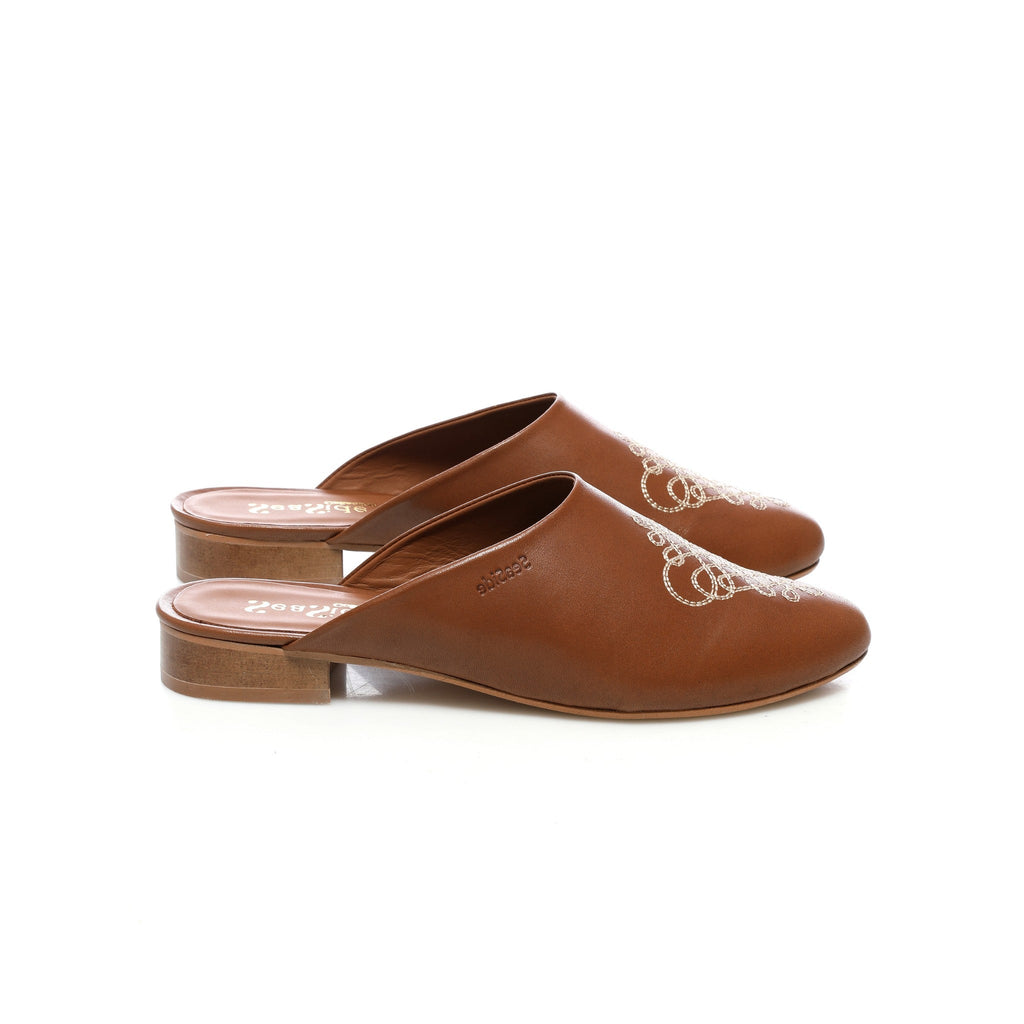 Mule Arabesque Camel