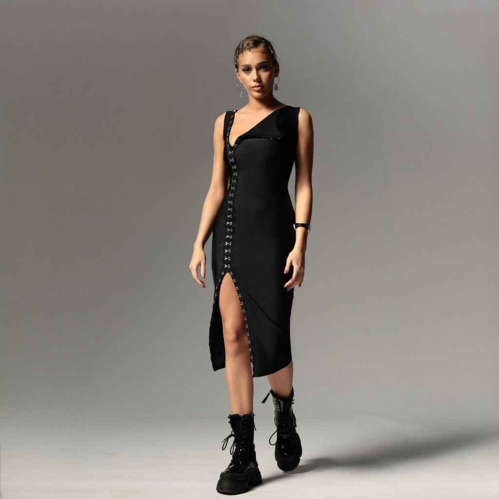 Rochie neagra din lycra cu copci metalice Alma