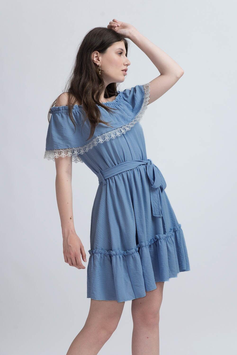 Rochie Scurtă cu Inserții din Dantelă