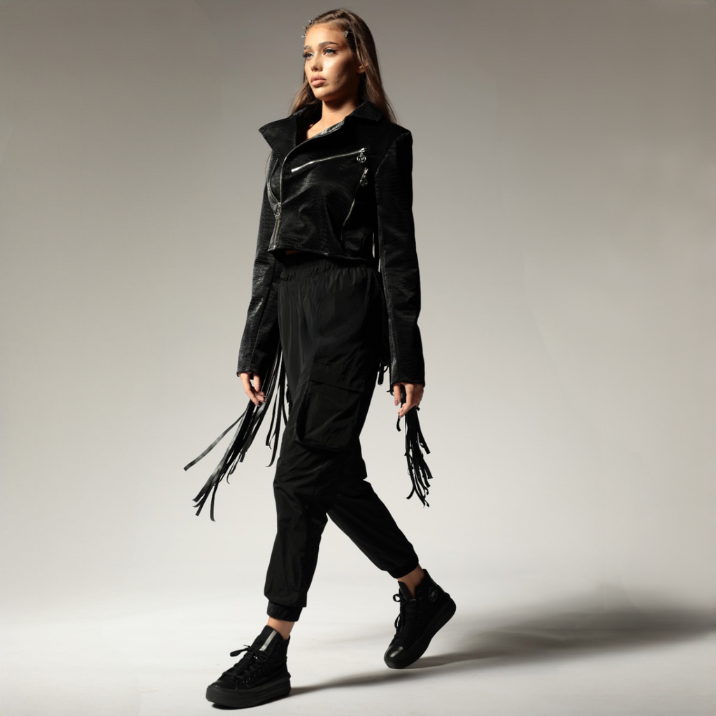 Geaca dama neagra din piele eco cu franjuri Wild West