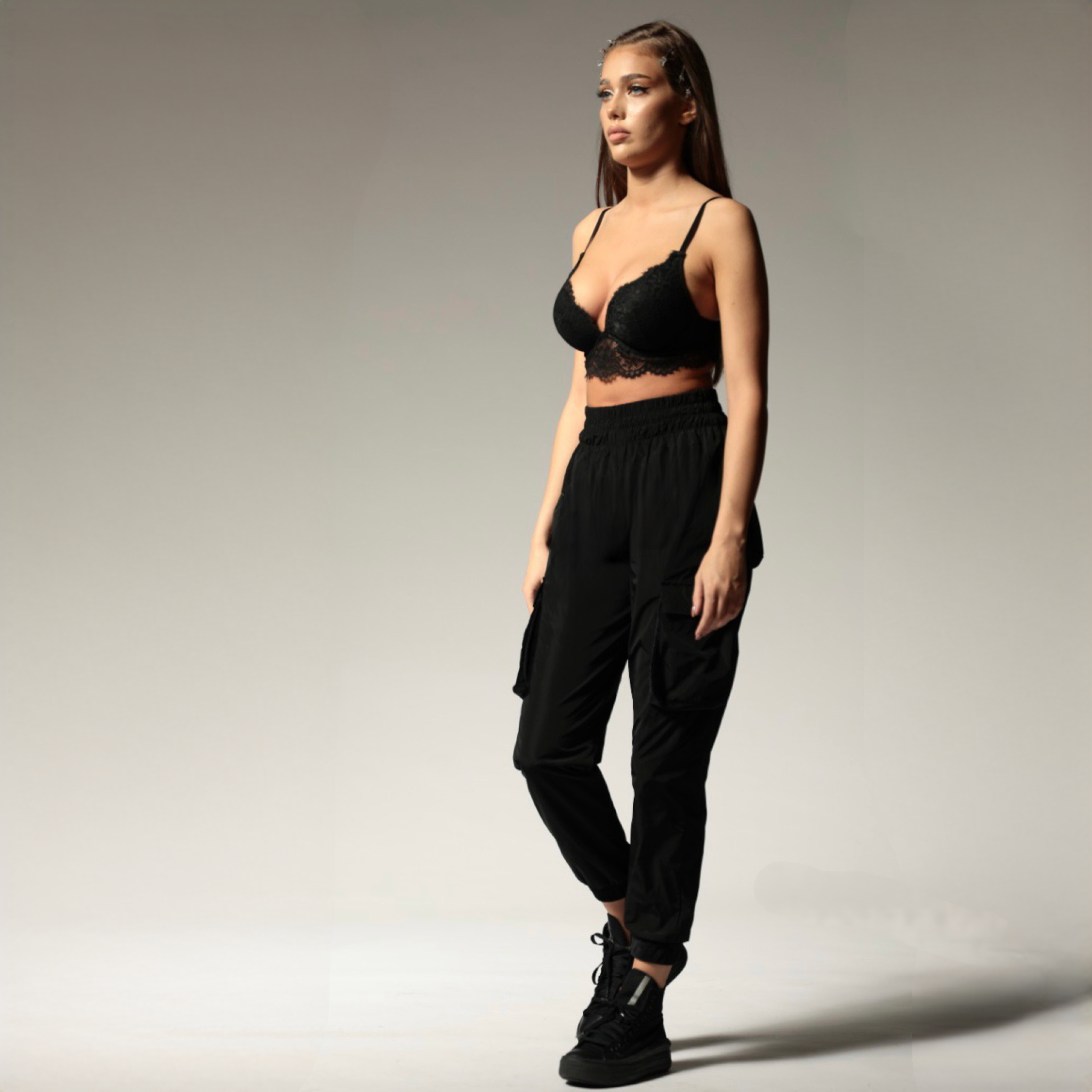 Pantaloni dama negri cu buzunare aplicate Cargo