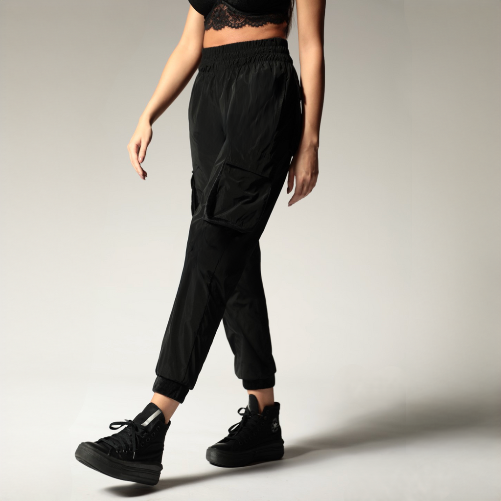 Pantaloni dama negri cu buzunare aplicate Cargo