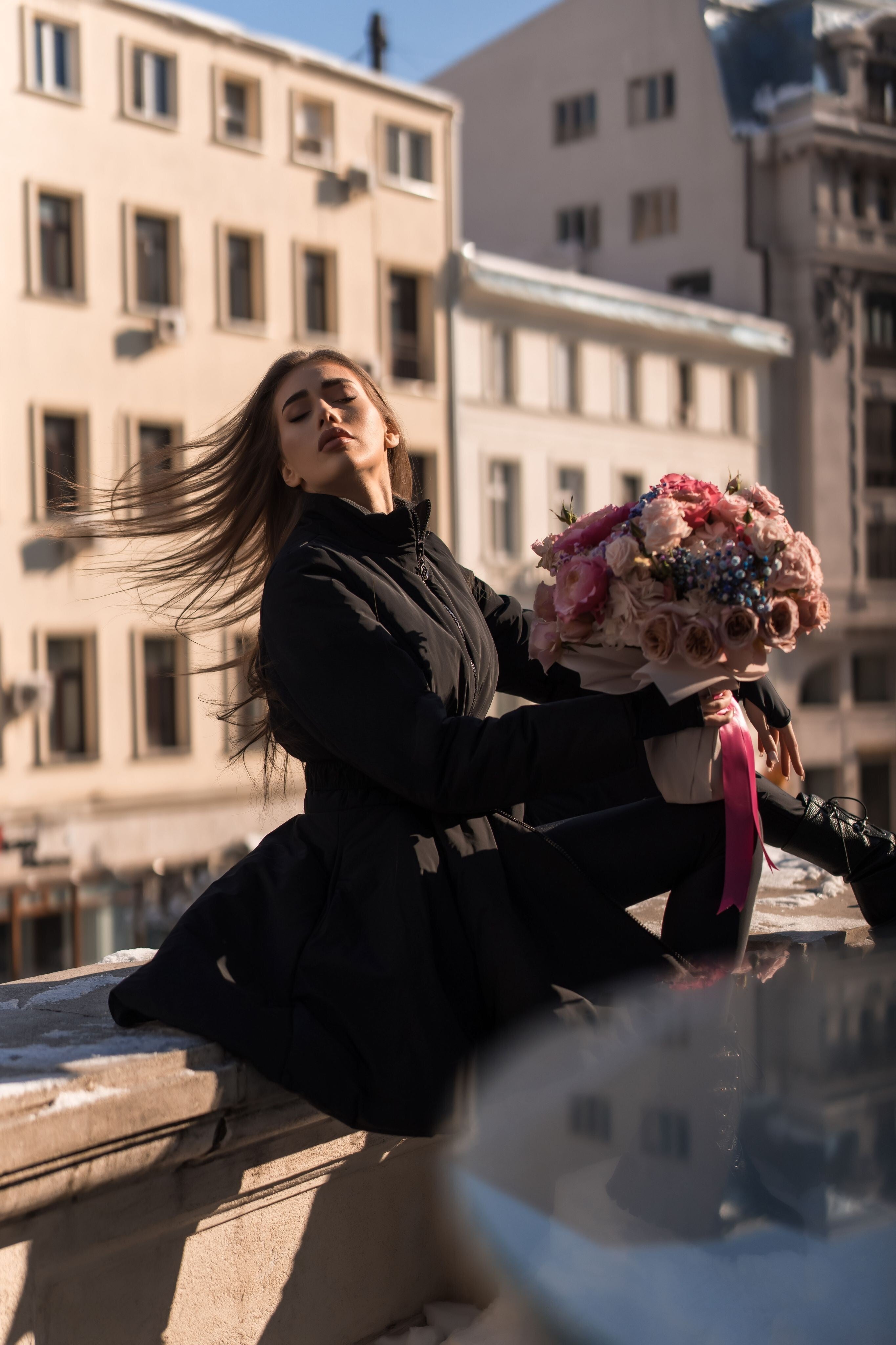 Geaca groasa de iarna neagra clos, din fas, cu funda in talie