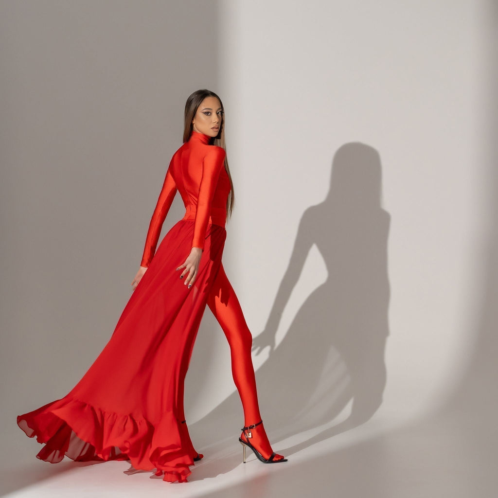 Salopeta dama modelatoare din lycra contractoare cu trena detasabila din voal Girl on fire