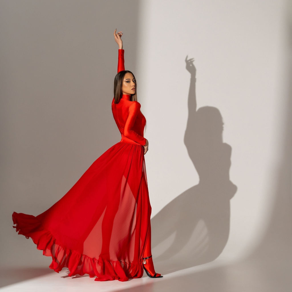 Salopeta dama modelatoare din lycra contractoare cu trena detasabila din voal Girl on fire