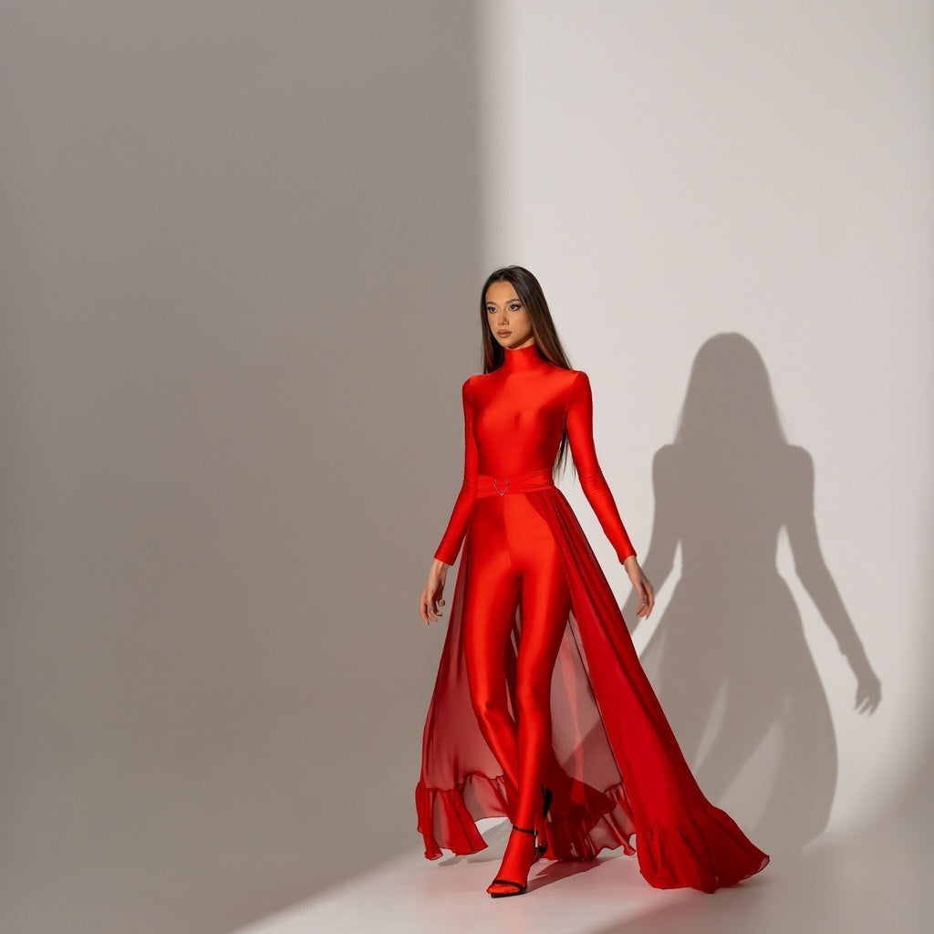 Salopeta dama modelatoare din lycra contractoare cu trena detasabila din voal Girl on fire