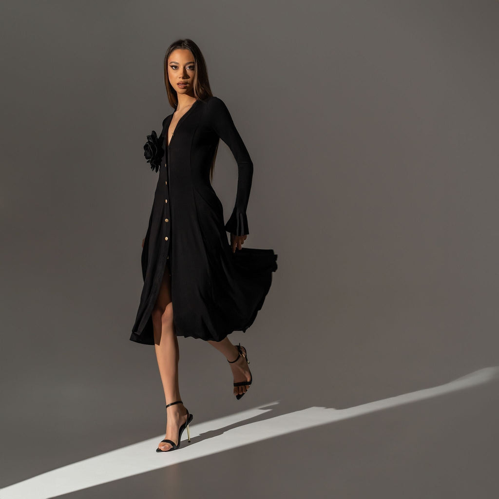 Rochie midi din jersey cu nasturi, fusta clos si maneca cu volan Lola