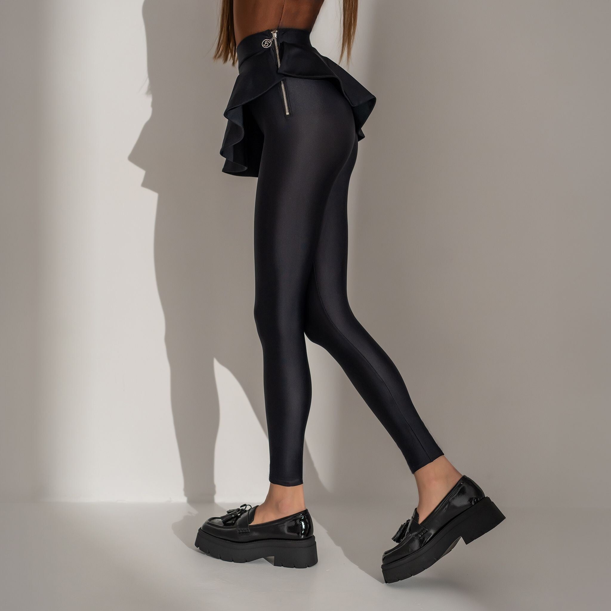 Pantaloni din lycra cu volan in talie Be Delicious