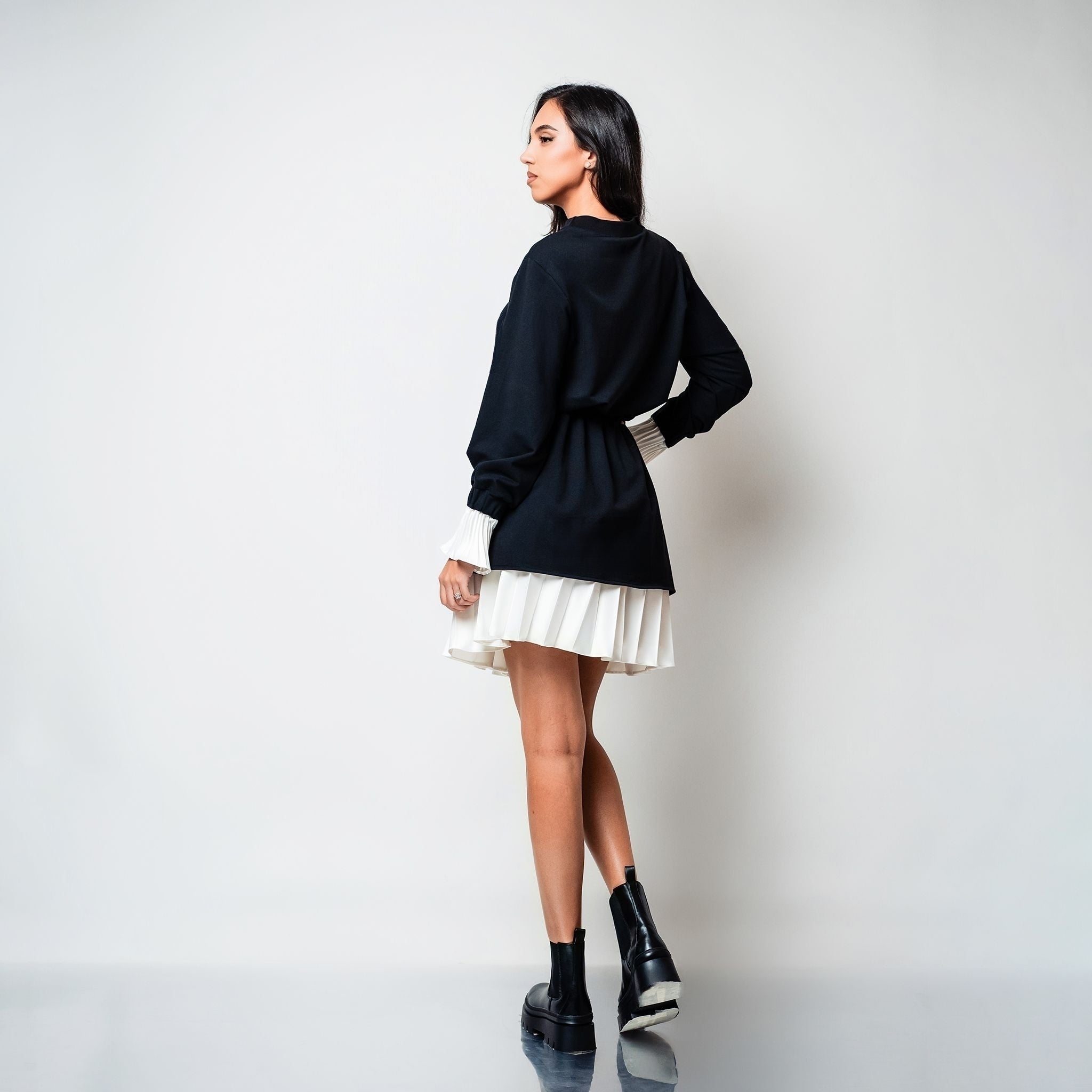 Rochie hanorac cu insertii din tafta de matase plisata Alb/Negru Retro Please