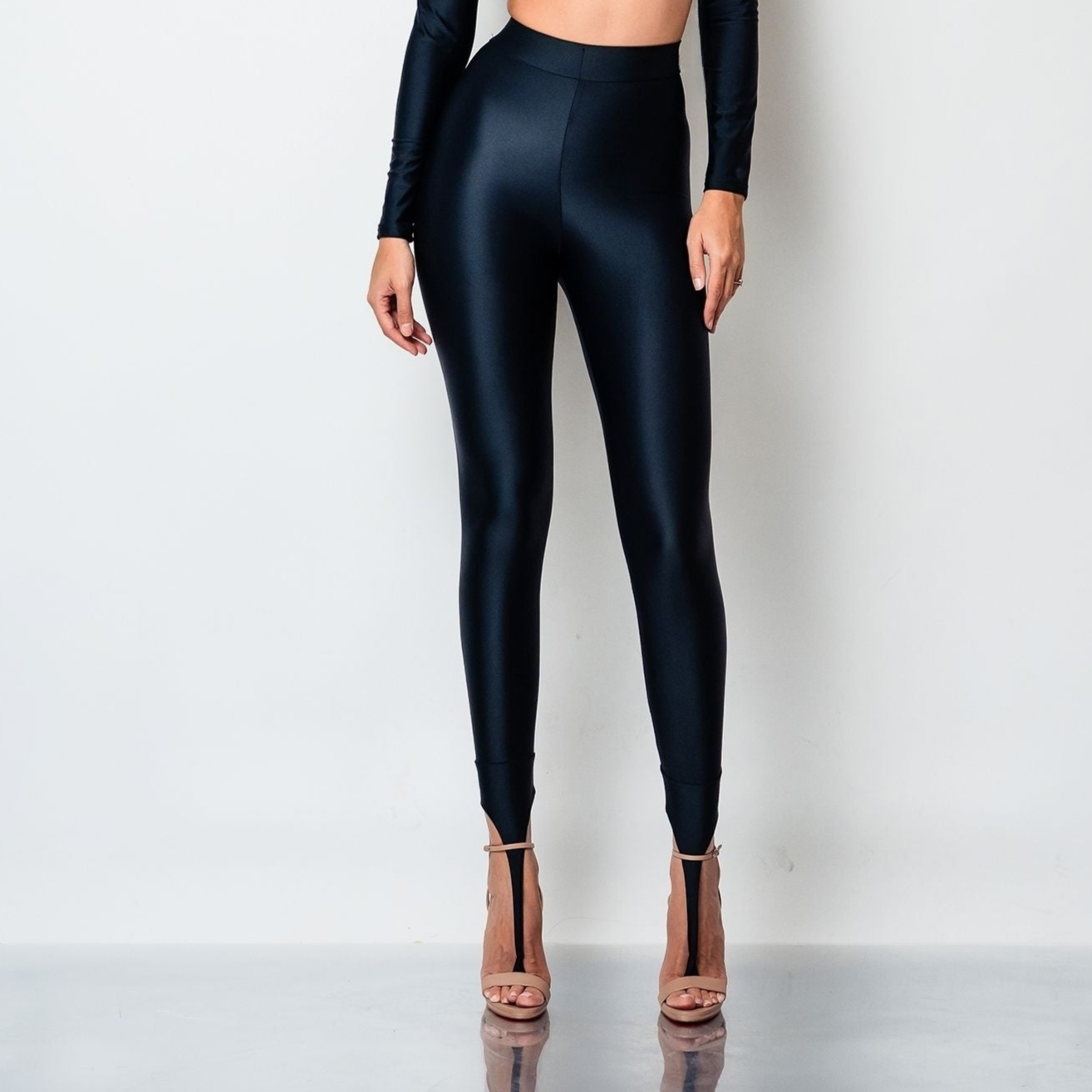 Colanti modelatori cu efect de alungire conceputi pentru incaltaminte cu toc inalt Foxy