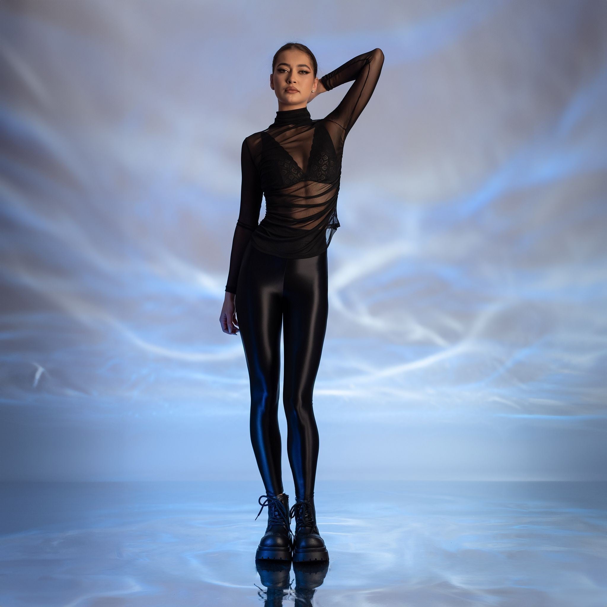 Helanca transparenta din tulle elastic cu drapaje pe fata