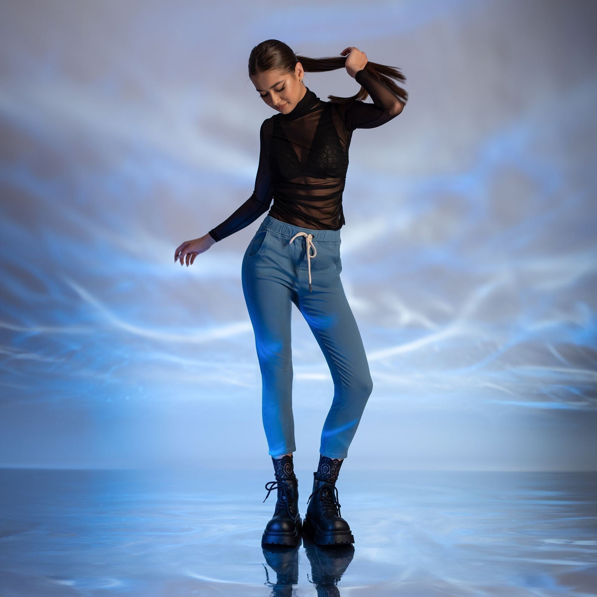 Helanca transparenta din tulle elastic cu drapaje pe fata