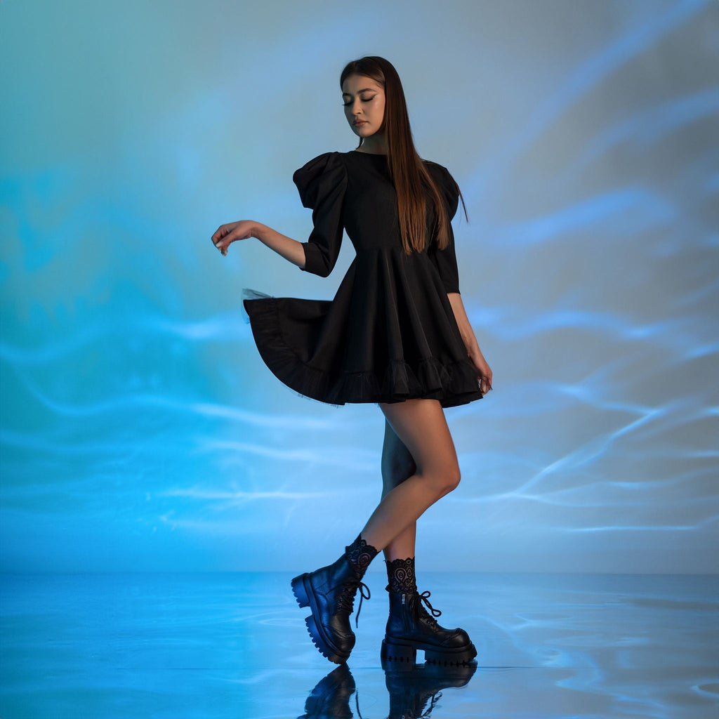 Rochie mini cu umeri bufanti si fusta clos cu volan din tulle Hope