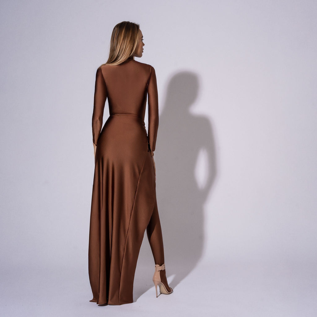 Salopeta dama modelatoare cu trena drapata detasabila Amber