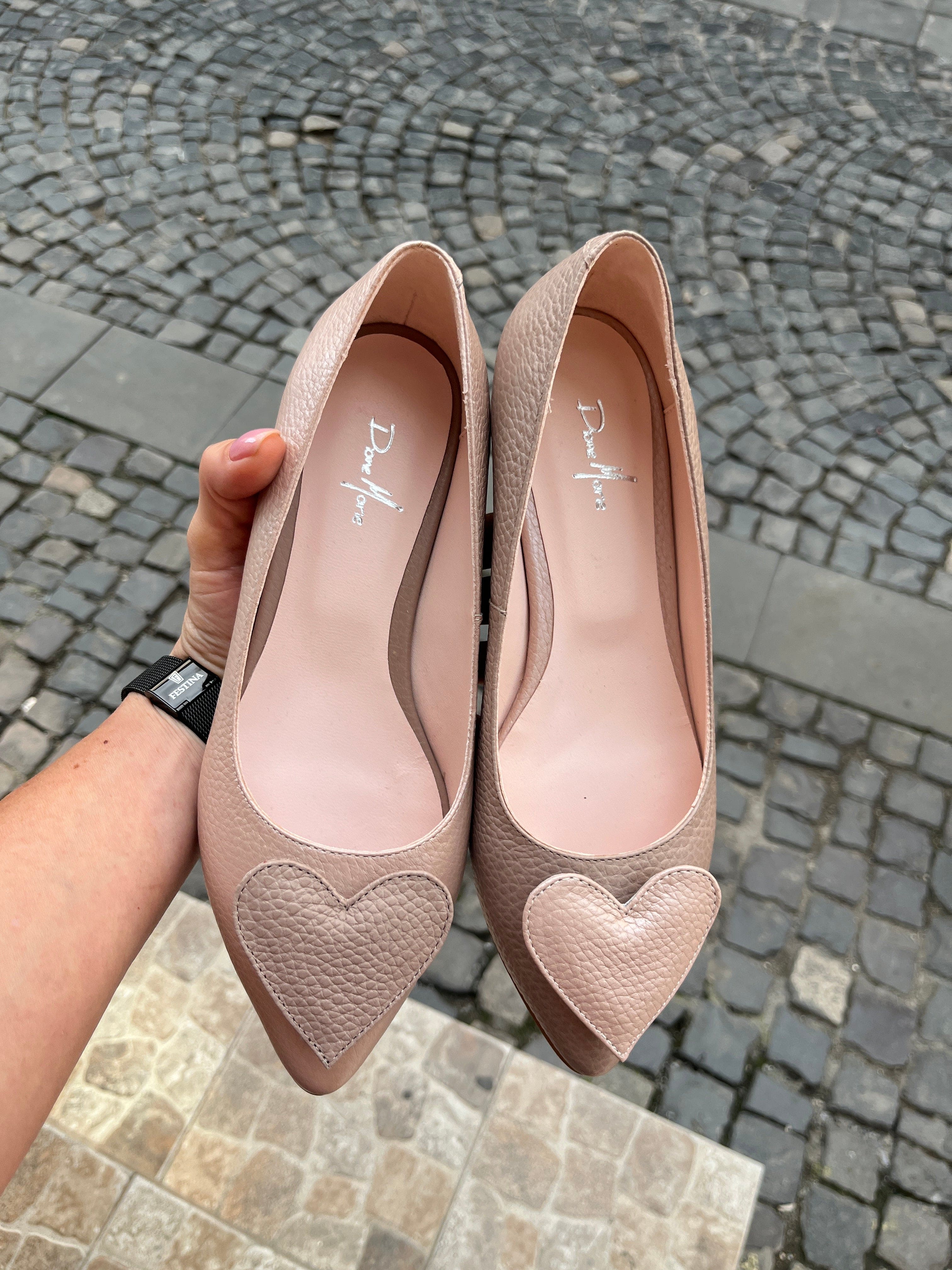 Balerini asimetrici din piele naturala roz cu grej Vivian