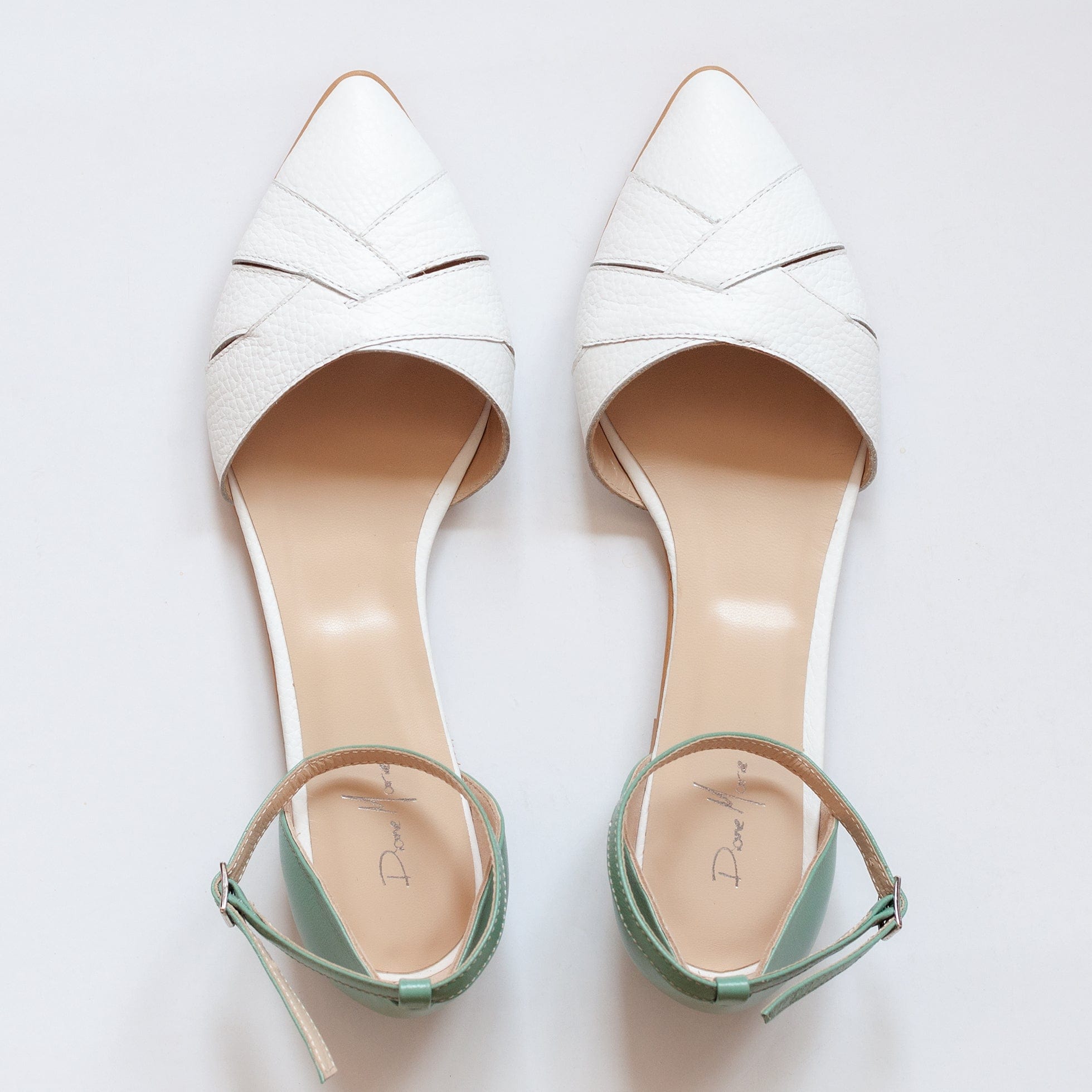 Balerini decupati din piele naturala alb cu vernil Zora