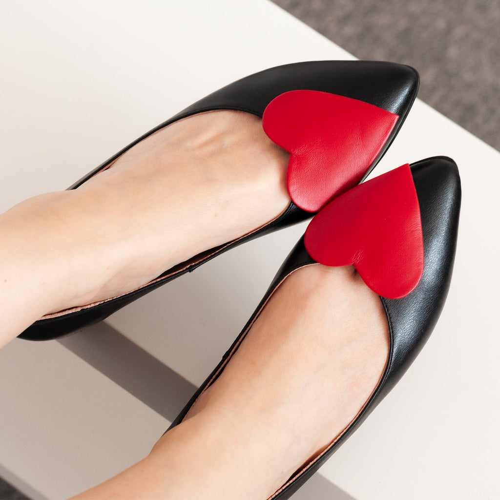 Balerini din piele naturala neagra cu inimi rosii Romy