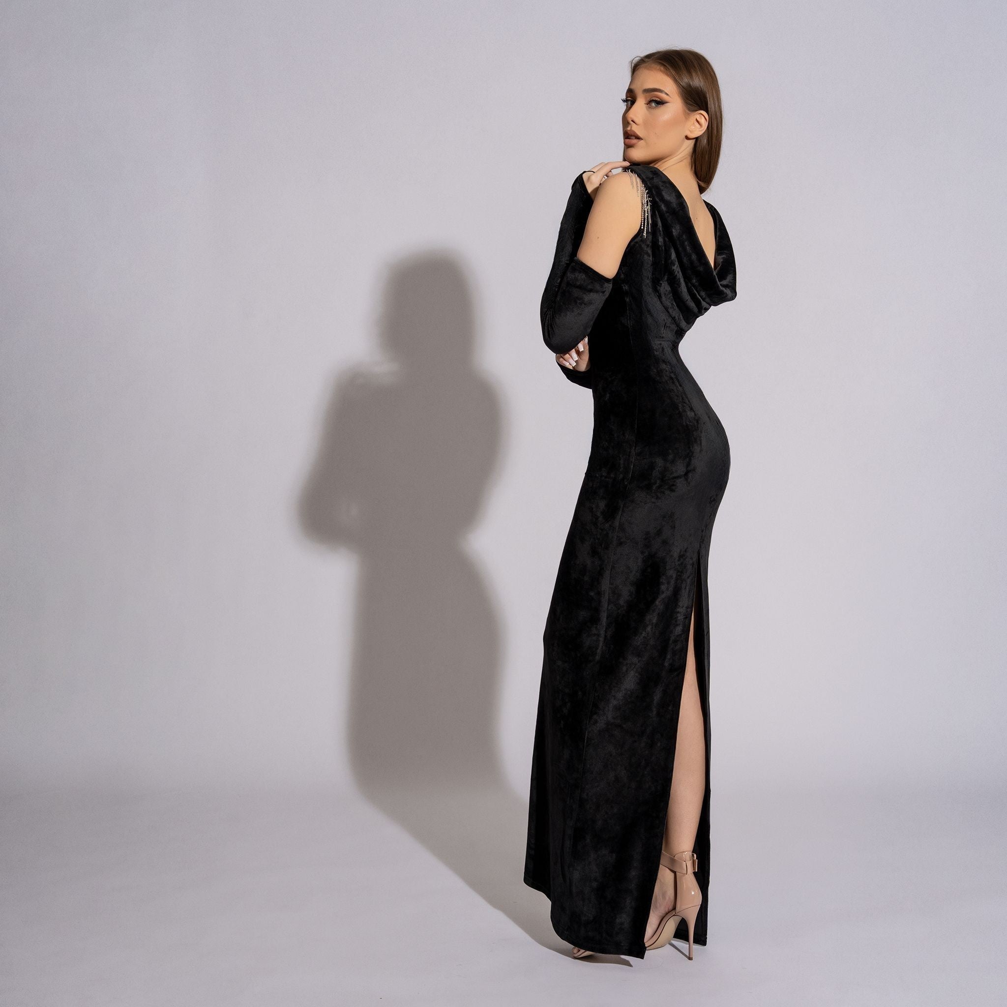 Rochie lunga din catifea cu manusi si franjuri din cristale Unforgettable