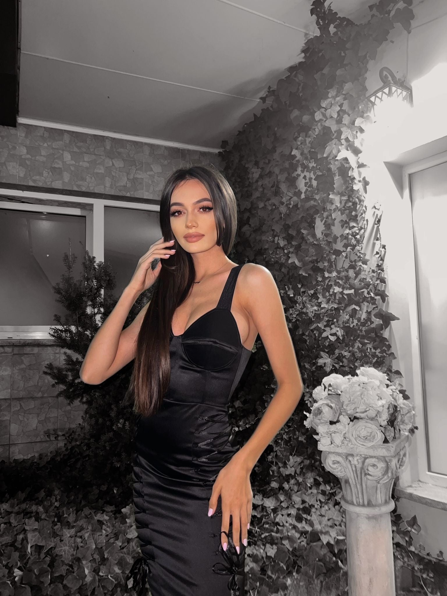 Rochie neagra cu cupe structurate tip corset Amethyst